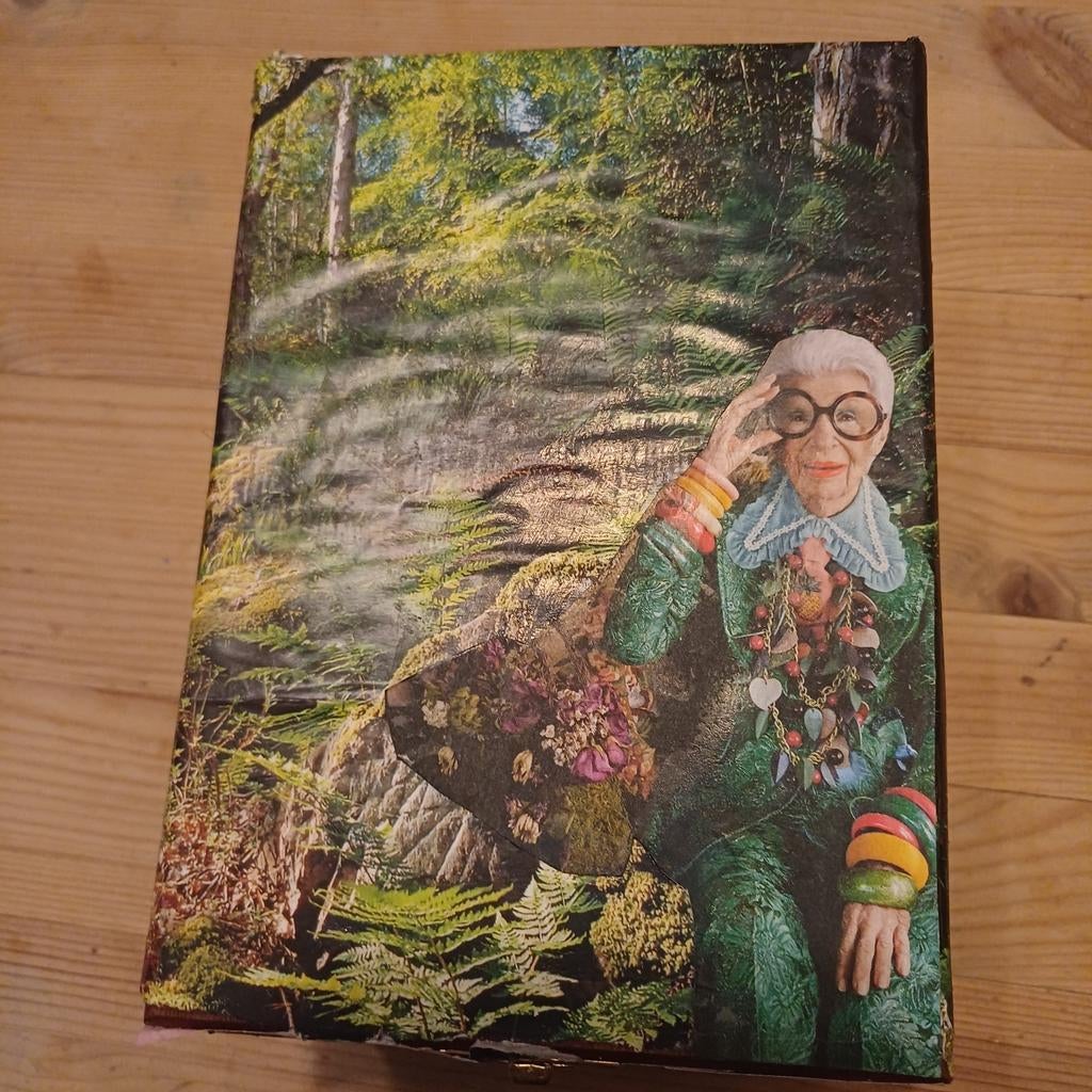 Decoratieve houten doos collage van afbeeldingen 18x13x10, Minder dan 50 cm, Overige materialen, Minder dan 50 cm, Ophalen of Verzenden