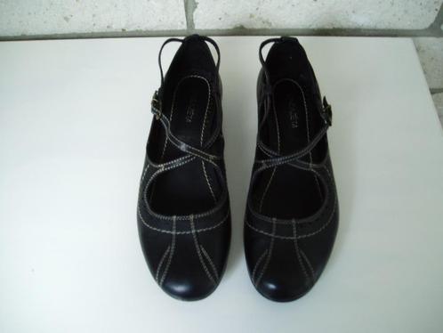 Prachtige schoenen, merk Linea Zèta, zwart + witte stiksels, Kleding | Dames, Schoenen, Zo goed als nieuw, Schoenen met lage hakken