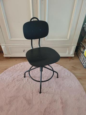 Ikea bureau keuken stoel beschikbaar voor biedingen