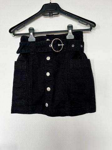 Bershka Zwarte Mini Cargo Rok – Maat EU 32 beschikbaar voor biedingen