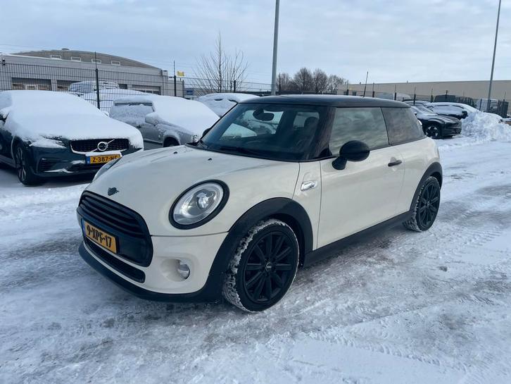 Mini 1.5 Cooper 2014 Wit, Auto's, Mini, Particulier, Benzine, B, Hatchback, Handgeschakeld, Origineel Nederlands, Wit, Voorwielaandrijving
