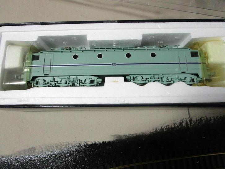 Electrotren 2720  E. Lok 1302 in Turquoise kleur in ovp, Hobby en Vrije tijd, Modeltreinen | H0, Zo goed als nieuw, Locomotief