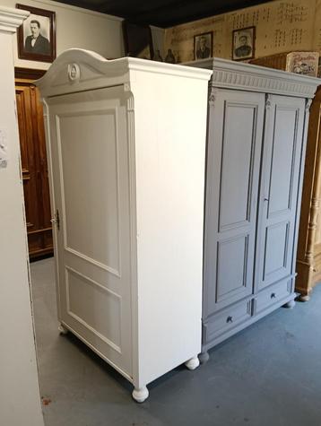 Super leuke oude kast met planken en hangstang etc... beschikbaar voor biedingen
