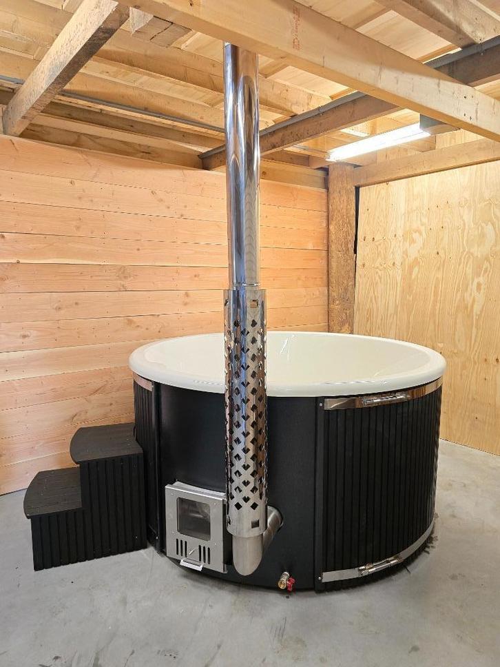 Hottub black edition, Tuin en Terras, Bubbelbaden en Hottubs, Nieuw, Vast, Trap, Ophalen of Verzenden