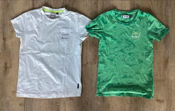Twee jongensshirts beschikbaar voor biedingen