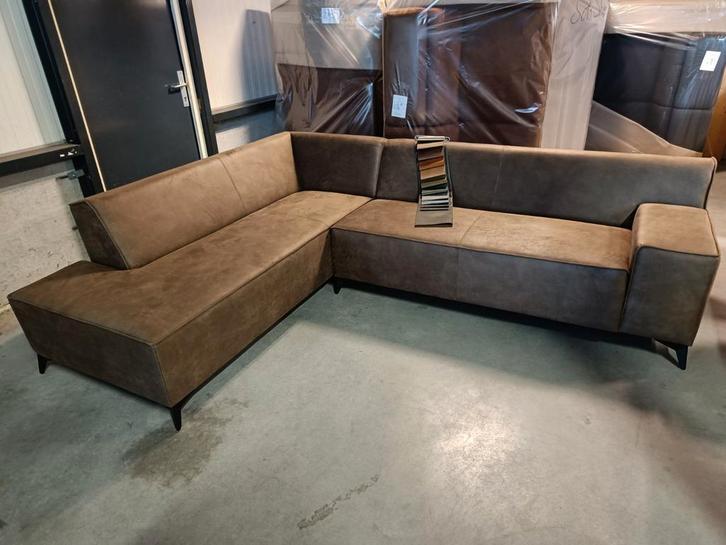 NIEUW hoekbank model Claudia nu voor maar €975,-, Huis en Inrichting, Banken | Bankstellen, Nieuw, Hoekbank, Vierpersoons of meer