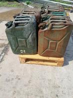 Partij antieke stalen jerrycan 20 liter en 10 liter, Ophalen