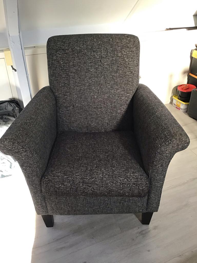 Comfortabele fauteuil met grijze stof, Huis en Inrichting, Ophalen, Gebruikt, Stof, 75 tot 100 cm