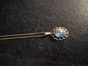 Mooie hanger met ketting  beschikbaar voor biedingen