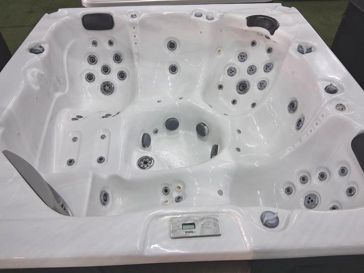 Balboa spa massage 2 ligpl jacuzzi  incl bezorging&garantie, Tuin en Terras, Bubbelbaden en Hottubs, Gebruikt, Filter, Ophalen of Verzenden