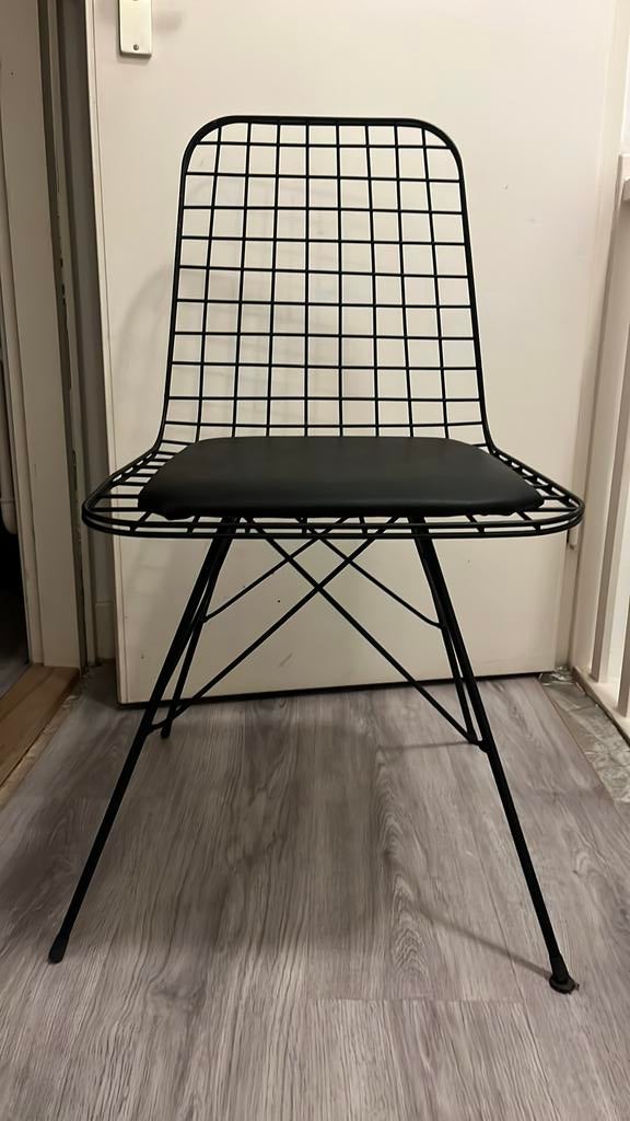 4 Zwarte eettafel stoelen, Ophalen, Zo goed als nieuw, Zwart