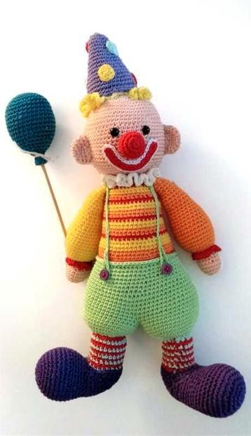 Gehaakte clown - knuffel beschikbaar voor biedingen