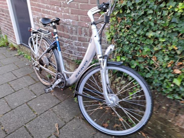 elektrische damesfiets, Fietsen en Brommers, Elektrische fietsen, Gebruikt, Batavus, 51 tot 55 cm, 30 tot 50 km per accu, Ophalen