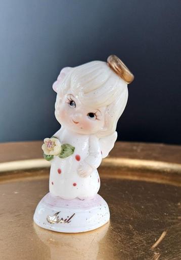 Engeltje - april - keramiek beschikbaar voor biedingen