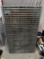 Grote en sterke honden bench 2-deurs 123x77x83, Ophalen of Verzenden, Gebruikt