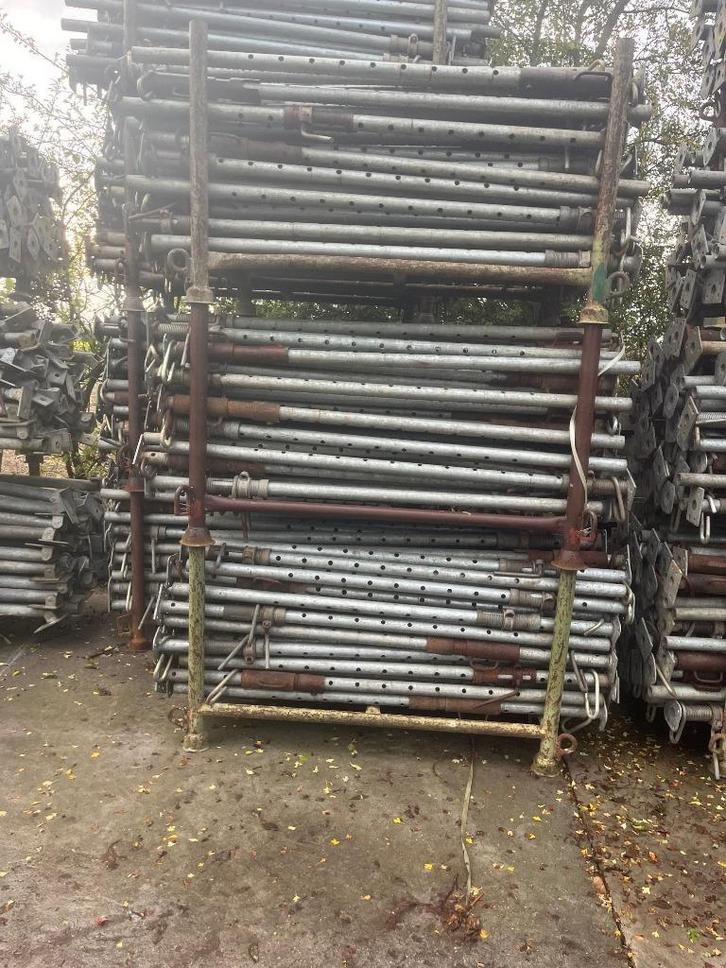 stempels schoren 600stuks, Doe-het-zelf en Verbouw, Steigers, Zo goed als nieuw, Overige typen, 2 tot 5 meter, Ophalen