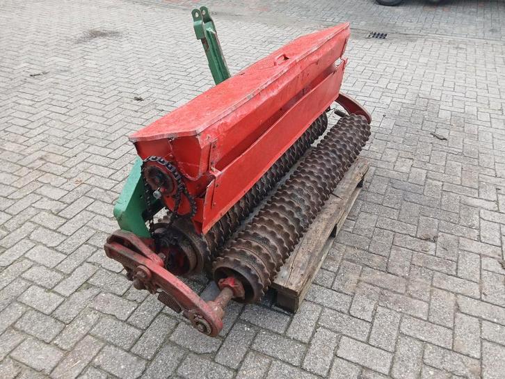 zaaimachine graszaaimachine brillion  doorzaaimachine, Tuin en Terras, Gras en Kunstgras, 20 m² of meer, Ophalen