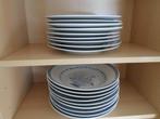 Servies     18   x   borden. ,  Vlees schaal  en  2  bordjes, Ophalen of Verzenden, Zo goed als nieuw, Bord(en), Overige stijlen