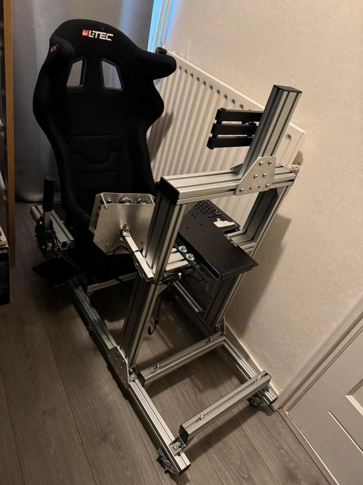 8020 Sim Rig Frame met Rally Bucket Seat, Buttonbox, Shifter, Spelcomputers en Games, Spelcomputers | Sony PlayStation Consoles | Accessoires