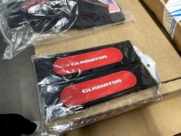 Gladiator seatbelt cover beschikbaar voor biedingen