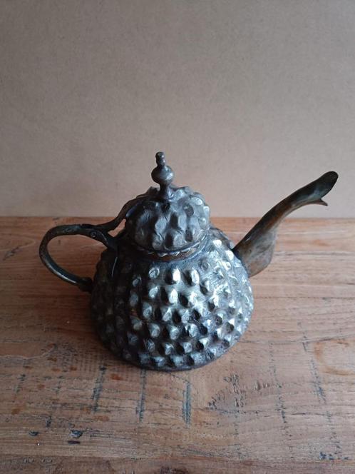 Oude oosterse theepot, Antiek en Kunst, Antiek | Servies los, Verzenden