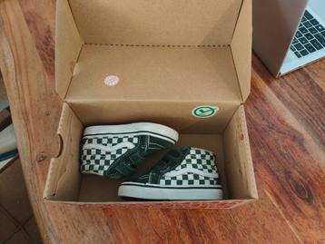 Vans groen  beschikbaar voor biedingen
