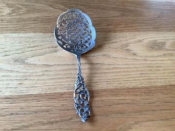 Prachtige strooilepel Rococo echt zilver 835 beschikbaar voor biedingen