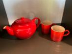 LE CREUSET. theepot en 2 bekers, Overige typen, Ophalen of Verzenden, Zo goed als nieuw, Overige stijlen