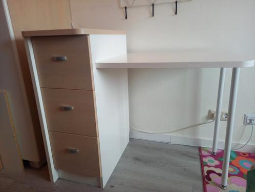 Bureau Ronda / 105 cm breed / merk Vroomshoop meubelen, Huis en Inrichting, Bureaus, Gebruikt, Ophalen