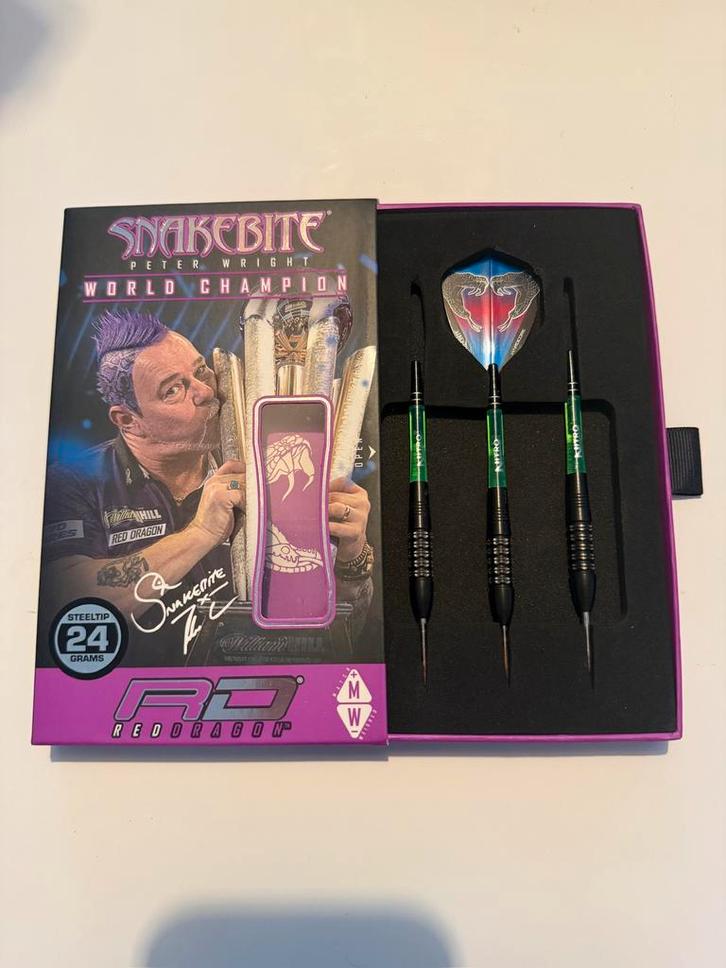 Red Dragon Peter Wright Snakebite Black Strike 90% 24g, Sport en Fitness, Darts, Zo goed als nieuw, Pijlen, Ophalen of Verzenden