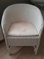 Witte Rieten Stoel met Kussen - Tuin & Terras, Huis en Inrichting, Stoelen, Ophalen, Gebruikt, Wit, Riet of Rotan