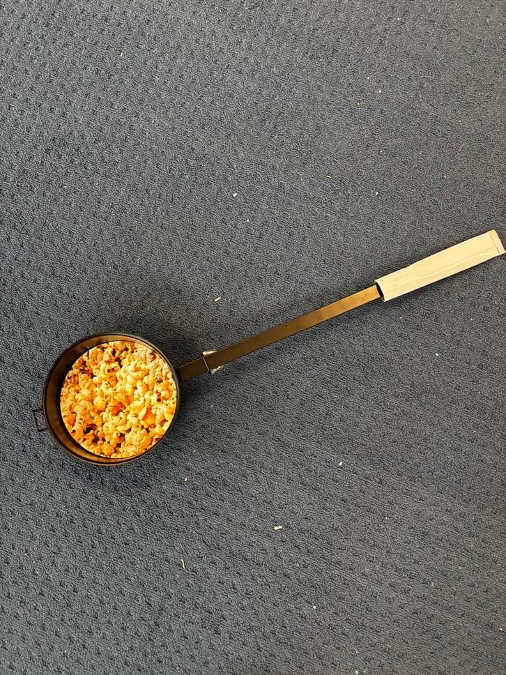 ZGAN! Esschert Design popcornpan Fancy Flames €11,99, Caravans en Kamperen, Kampeeraccessoires, Zo goed als nieuw, Ophalen of Verzenden