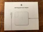 60w magsafe power adapter, Computers en Software, Laptop-opladers, Ophalen of Verzenden, Zo goed als nieuw, Apple