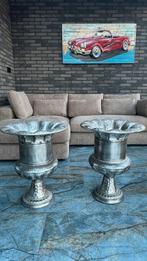 2 aluminium vazen, Huis en Inrichting, Ophalen, Overige materialen, Overige kleuren, 50 tot 75 cm
