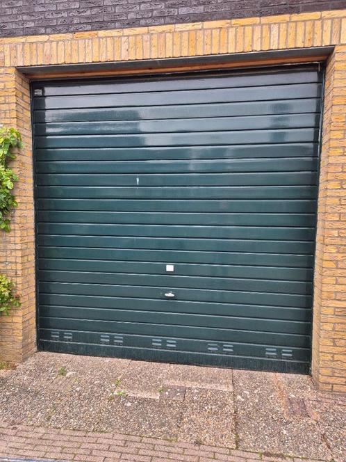 Hörmann Garagedeur overheaddeur Sectionaaldeur Groen, Doe-het-zelf en Verbouw, Deuren en Horren, Gebruikt, Garagedeur, 215 cm of meer