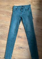 Grijze stretch jeans grijs v Nikkie maat 27 izgs, Ophalen of Verzenden, Zo goed als nieuw, Grijs, W27 (confectie 34) of kleiner