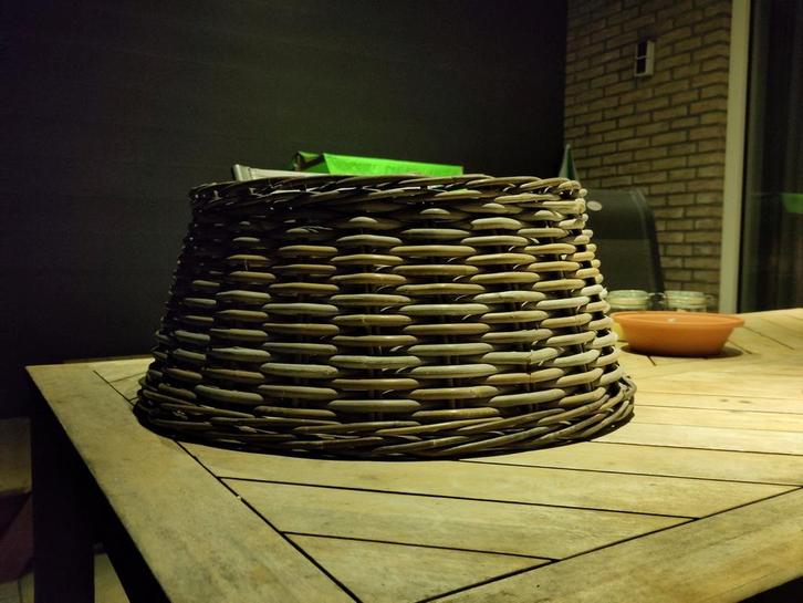 Kerstboomstandaard met korf, Diversen, Kerst, Gebruikt, Ophalen