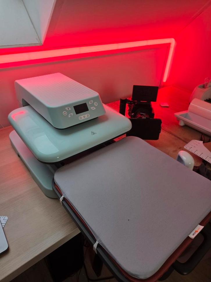 HTV Ront Auto Hitte kleding Pers, Hobby en Vrije tijd, Knutselen, Gebruikt, Gereedschap of Toebehoren, Ophalen