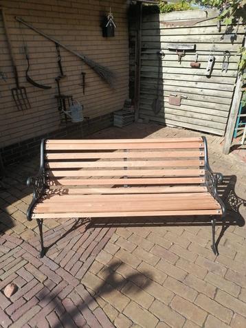 Gietijzeren Tuinbank Mahoniehout - Gerestaureerd beschikbaar voor biedingen