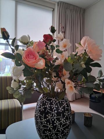 Boeket van zijde kunstbloemen, alleen afhalen beschikbaar voor biedingen