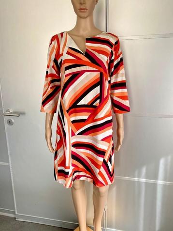 J374 Vanilia maat 38=M jurk jurkje rood/wit/beige/zwart beschikbaar voor biedingen