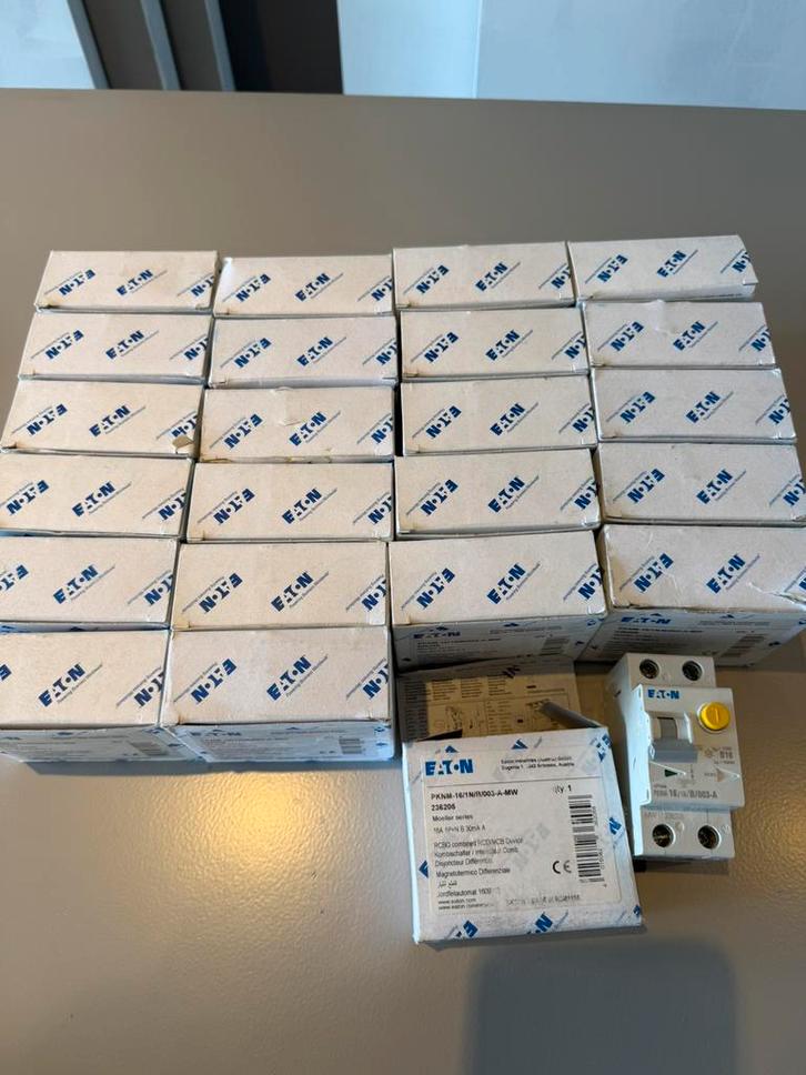 Diverse eaton automaten, Doe-het-zelf en Verbouw, Elektra en Kabels, Zo goed als nieuw, Overige typen, Ophalen of Verzenden