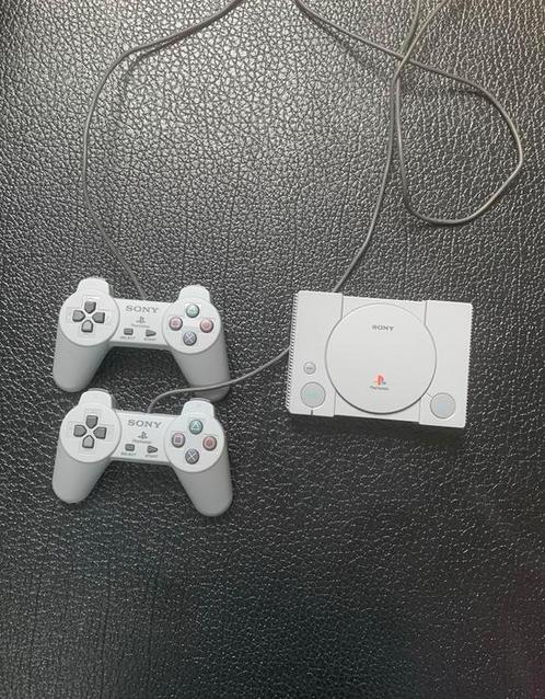PlayStation Classic –(met 20 games)*, Spelcomputers en Games, Spelcomputers | Sony PlayStation 1, Zo goed als nieuw, Met 2 controllers