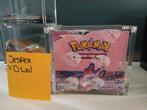 Pokemon fusion strike boosterbox incl acrilic case, Ophalen of Verzenden, Nieuw, Boosterbox