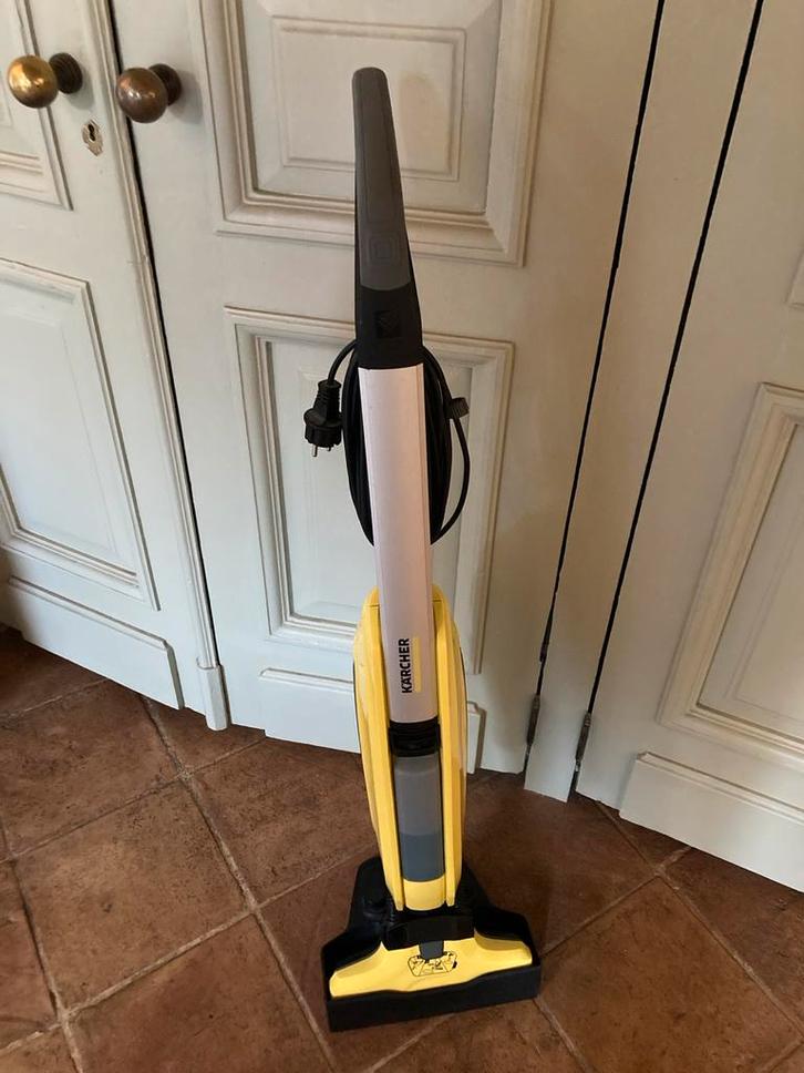 Kärcher Elektrische Dweilapparaat, Witgoed en Apparatuur, Stofzuigers, Gebruikt, Overige typen, Minder dan 1200 watt, Reservoir