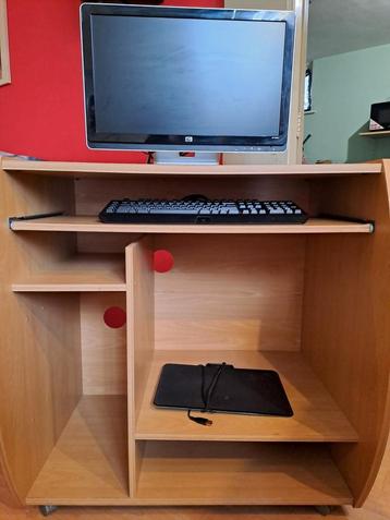 Gratis Computermeubel.met Monitor toetsenbord en Printer. Gr beschikbaar voor biedingen