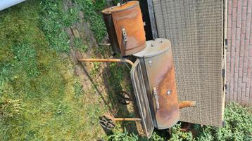 Smoker bbq voor het oud ijzer beschikbaar voor biedingen