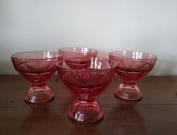 Dessertcoupes, ijscoupes, cranberry roze, 4 x, vintage beschikbaar voor biedingen