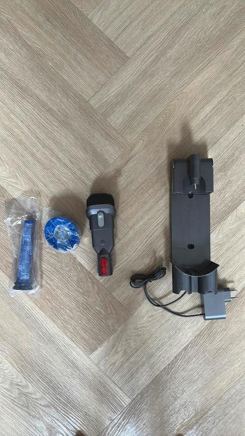 Dyson V8 Animal+ onderdelen, accessoires, los - complete set, Witgoed en Apparatuur, Stofzuigers, Gebruikt, Stofzuiger, Minder dan 1200 watt