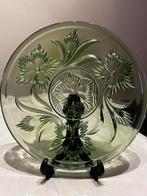 Vintage uranium groen glazen taart/cake bord met bloemen, Antiek en Kunst, Ophalen of Verzenden